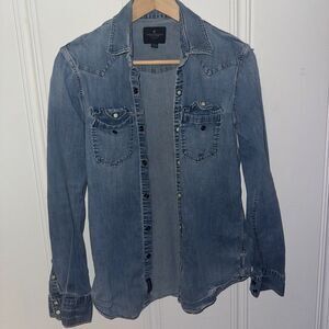 American Eagle Outfitters Womens Light Blue Demin Jacket w/ Pearl Snaps Size S